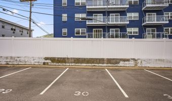 306 Deal Lake Dr 40, Asbury Park, NJ 07712