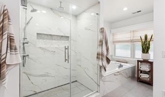 6916 PACIFIC Ln, Annandale, VA 22003