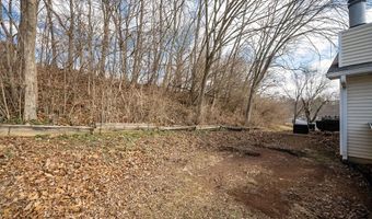 537 Treetop Village Dr, Ballwin, MO 63021