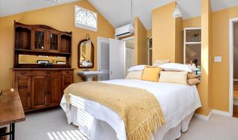 120 CHESAPEAKE Ave, Annapolis, MD 21403