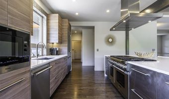 753 Wrights Creek Dr, Ashland, OR 97520