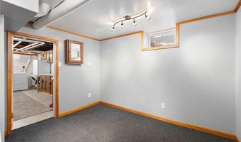 611 11th St SW, Austin, MN 55912