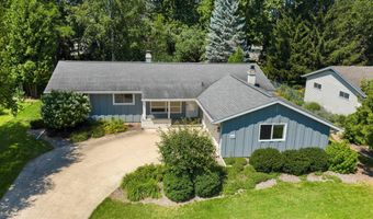 2407 S CLOVER Ln, Appleton, WI 54915
