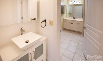 9 Kenilworth Knl 207, Asheville, NC 28805