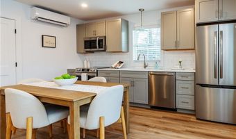 32 Exchange St 103, East Greenwich, RI 02818