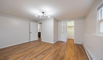 8 Apple Blossom Ct, Airmont, NY 10952