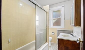 8923 Gravois Rd, Affton, MO 63123