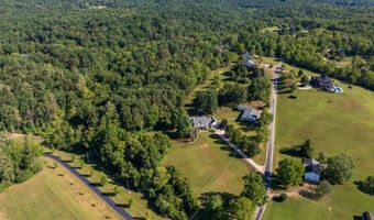 8193 Lavelle Rd, Athens, OH 45701