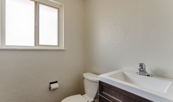 786 788 W QUINALT St, Springfield, OR 97477