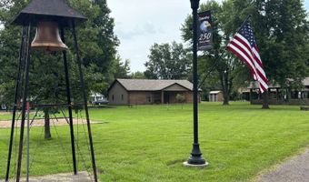 110 E 4th St, Appleton City, MO 64724