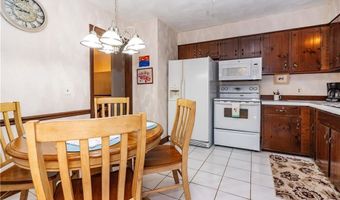 154 Spring Valley Dr, East Greenwich, RI 02818