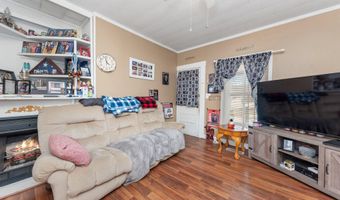 414 E 2nd St, Augusta, KY 41002