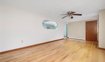 3 Grassy Plain Rd, Barrington, RI 02806