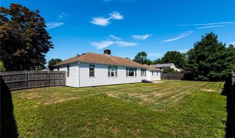 8 Somerset Rd, Cranston, RI 02910