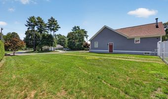 63 Ansel White Dr, Acushnet, MA 02743