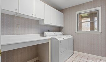 126 Hillcrest Dr, Barnardsville, NC 28709
