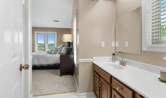 100 Wonderland Dr 5D, Abingdon, VA 24211