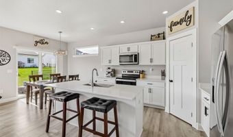 2106 Ammann Dr, Adel, IA 50003