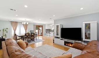19 W Dolphin Cir W, Bayville, NJ 08721