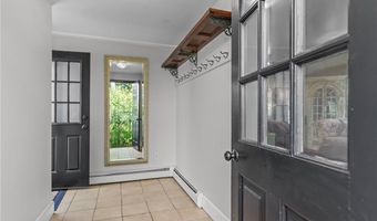 1220 Hope St, Bristol, RI 02809