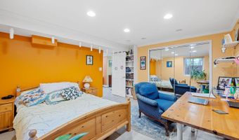 5929 AVON Dr, Bethesda, MD 20814