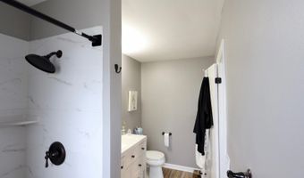 4 Sickle St, Andover, NJ 07801