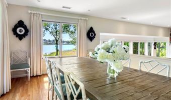 4 Alpond Dr, Newport, RI 02840
