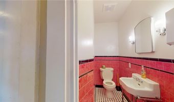 460 E Main Rd, Middletown, RI 02840