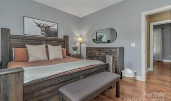 159 S Willow Brook Dr, Asheville, NC 28806