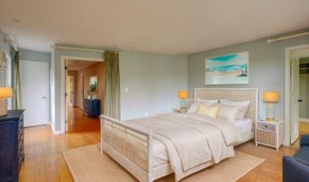 120 Highland Ave, Branford, CT 06405