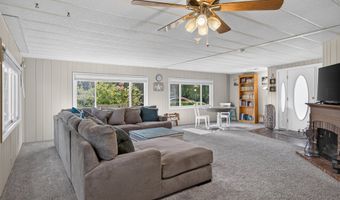 21986 LAUREL Ave, Aurora, OR 97002