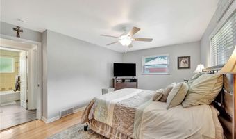 5538 Silverpoint Dr, Cincinnati, OH 45247