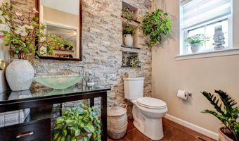 251 Scenic Dr, Blakeslee, PA 18610