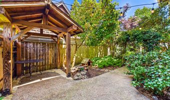 2966 Janes Creek Dr, Arcata, CA 95521