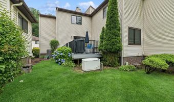 15 Kennedy Ct, Middletown, NJ 07748