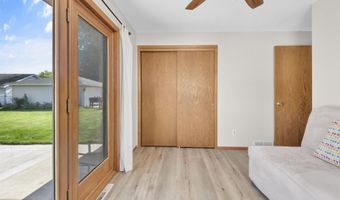1724 SCHAEFER Cir, Appleton, WI 54915