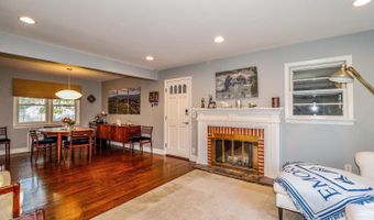 82 Kempson Pl, Metuchen, NJ 08840