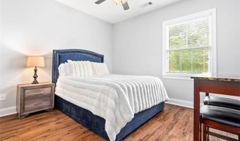 1300 PARKER Pl, Auburn, AL 36832