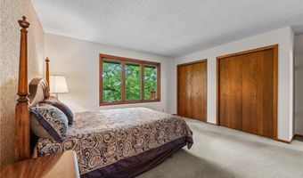 1267 Nursery Hill Ln, Arden Hills, MN 55112
