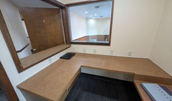 305 E 38th St, Anderson, IN 46013