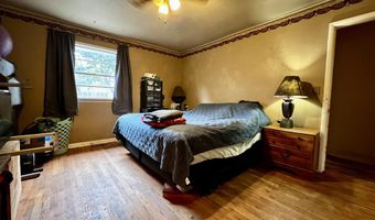 830 E 22nd St, Baxter Springs, KS 66713
