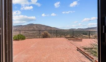 8525 Wildflower Ln, Agua Dulce, CA 91390