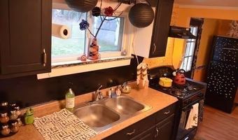 101 Friar Tuck Dr, Becket, MA 01223