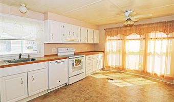 56 Bayview Pkwy, Middletown, RI 02842
