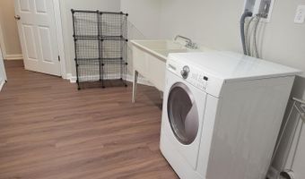 2250 N QUANTICO St, Arlington, VA 22205