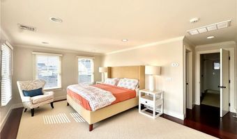 44 Tuckerman Ave, Middletown, RI 02842