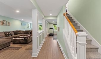 102 Fairhaven Rd, Cumberland, RI 02864
