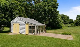1472 Wampanoag Trl, East Providence, RI 02915