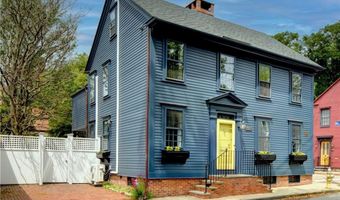 42 Second St, Newport, RI 02840