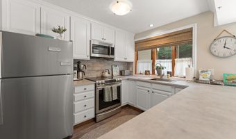 21 Village W Dr 15, Alexandria, NH 03222